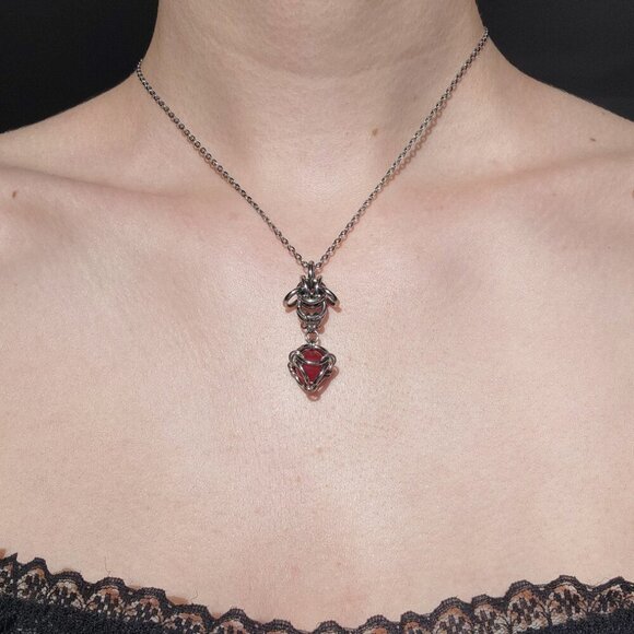 Gothic red Victorian vampire chainmaille necklace with a small silver chain - Picture 2 of 7